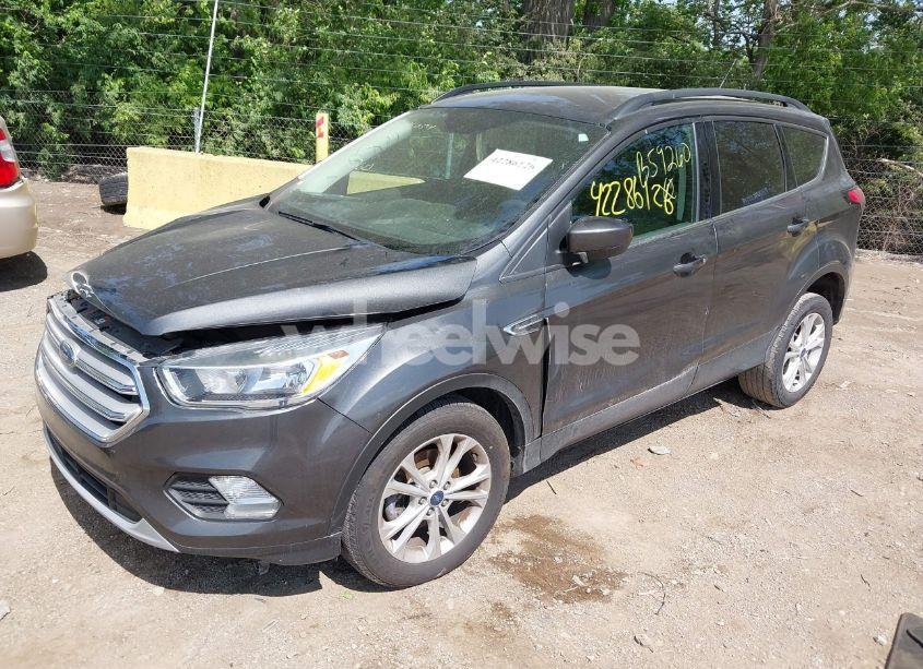 Photo 2 of 2018 Ford Escape SE (VIN 1FMCU0GD7JUB59260)