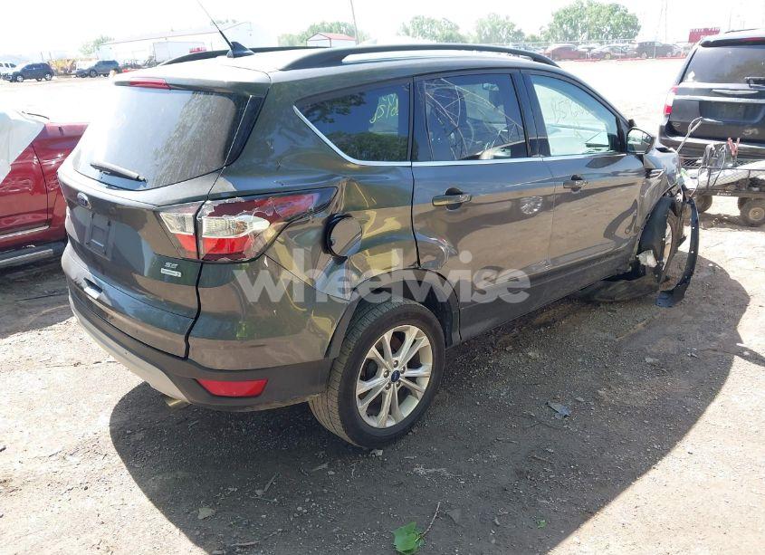 Photo 4 of 2018 Ford Escape SE (VIN 1FMCU0GD7JUB59260)