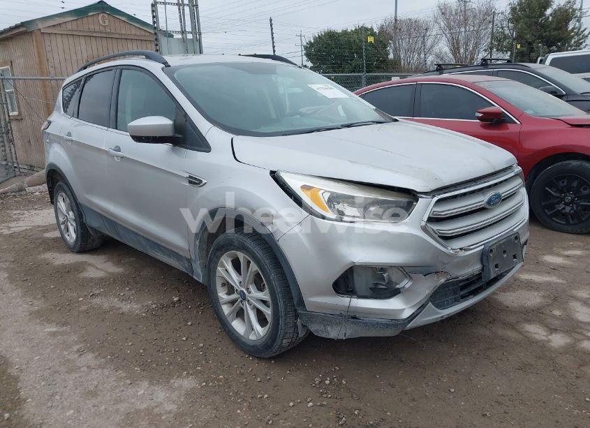 2018 Ford Escape SE (VIN 1FMCU0GD7JUB75362) main photo