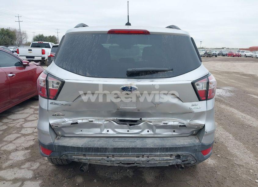 Photo 17 of 2018 Ford Escape SE (VIN 1FMCU0GD7JUB75362)