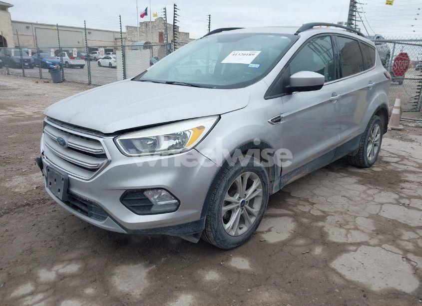 Photo 2 of 2018 Ford Escape SE (VIN 1FMCU0GD7JUB75362)