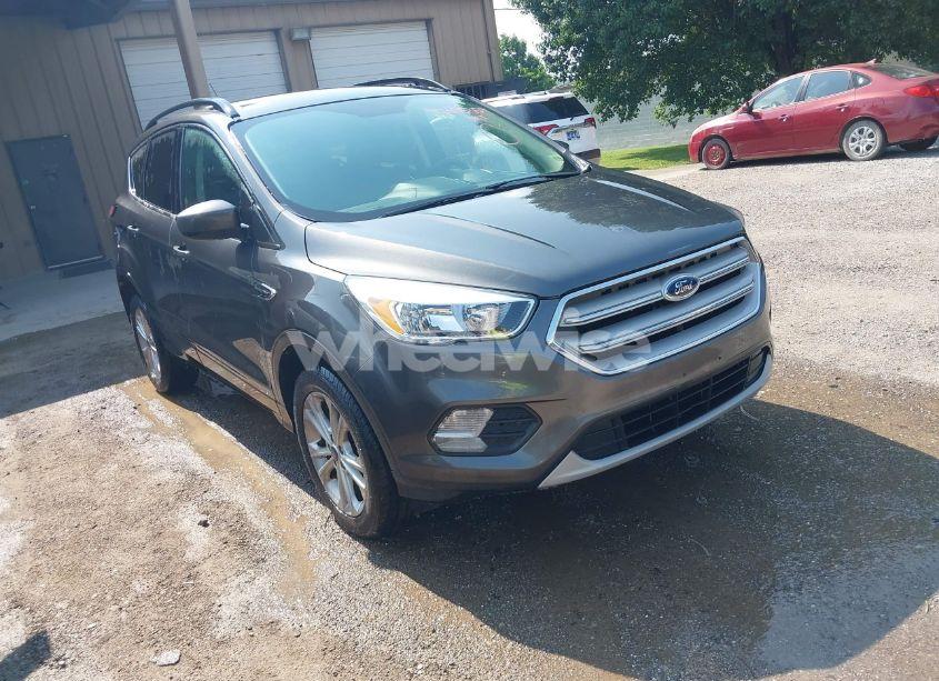2018 Ford Escape SE (VIN 1FMCU0GD7JUC85649) main photo
