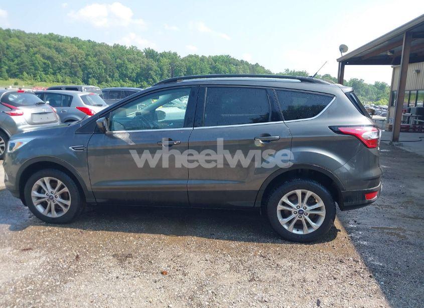 Photo 14 of 2018 Ford Escape SE (VIN 1FMCU0GD7JUC85649)