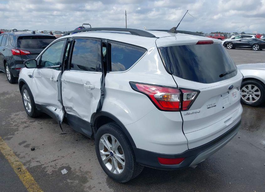 Photo 3 of 2018 Ford Escape SE (VIN 1FMCU0GD7JUD04216)