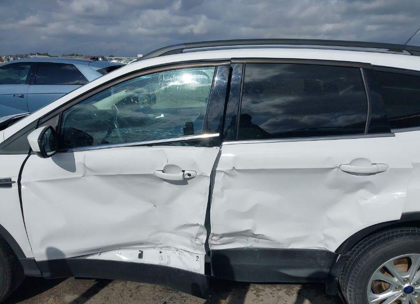 Photo 6 of 2018 Ford Escape SE (VIN 1FMCU0GD7JUD04216)