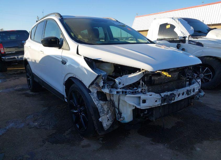 2018 Ford Escape SE (VIN 1FMCU0GD7JUD28872) main photo