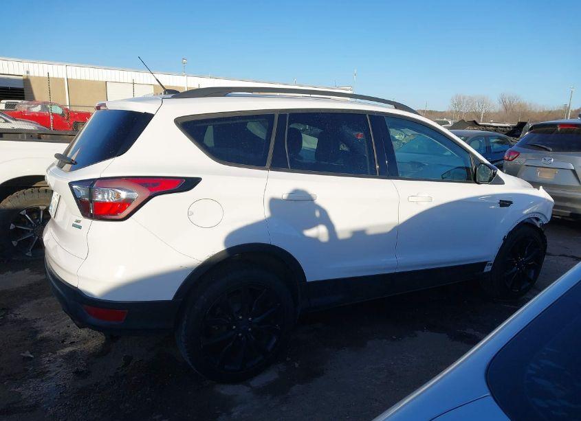 Photo 14 of 2018 Ford Escape SE (VIN 1FMCU0GD7JUD28872)