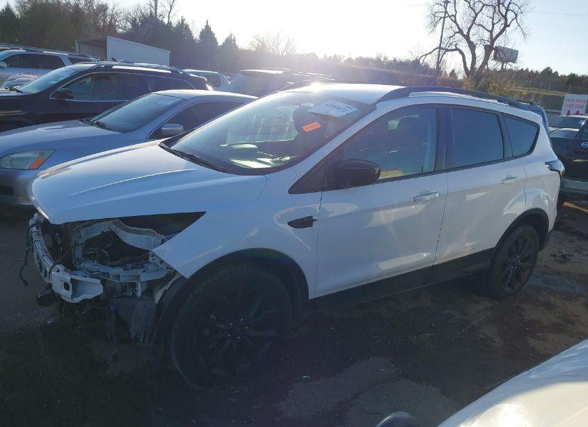 Photo 15 of 2018 Ford Escape SE (VIN 1FMCU0GD7JUD28872)