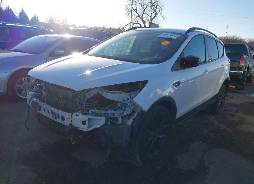 Photo 2 of 2018 Ford Escape SE (VIN 1FMCU0GD7JUD28872)