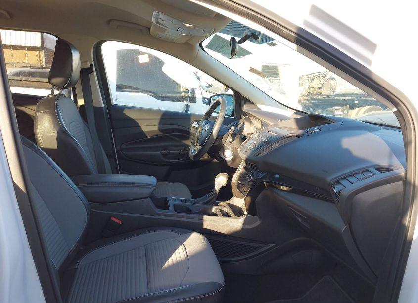 Photo 5 of 2018 Ford Escape SE (VIN 1FMCU0GD7JUD28872)