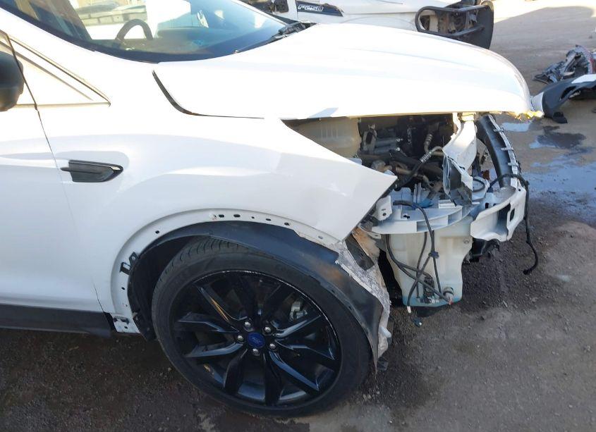 Photo 6 of 2018 Ford Escape SE (VIN 1FMCU0GD7JUD28872)