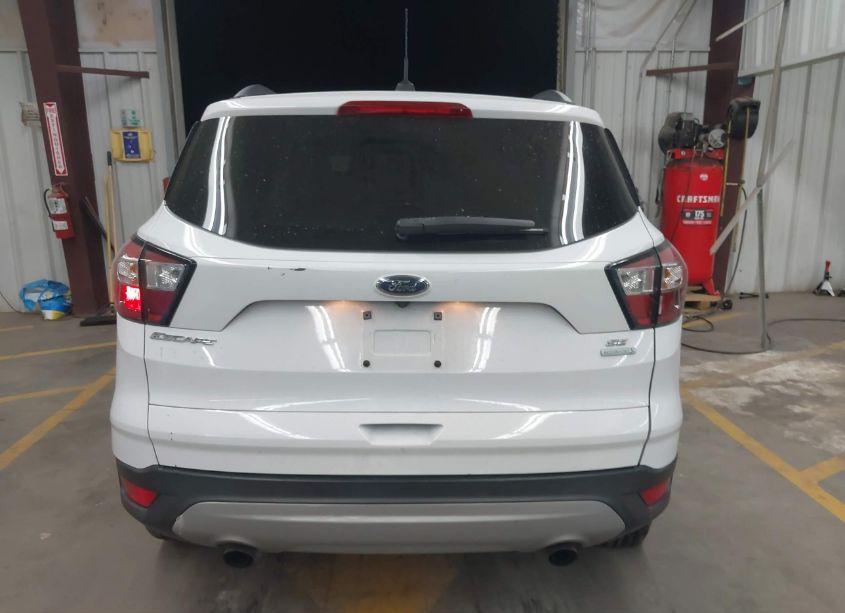 Photo 16 of 2018 Ford Escape SE (VIN 1FMCU0GD7JUD51956)