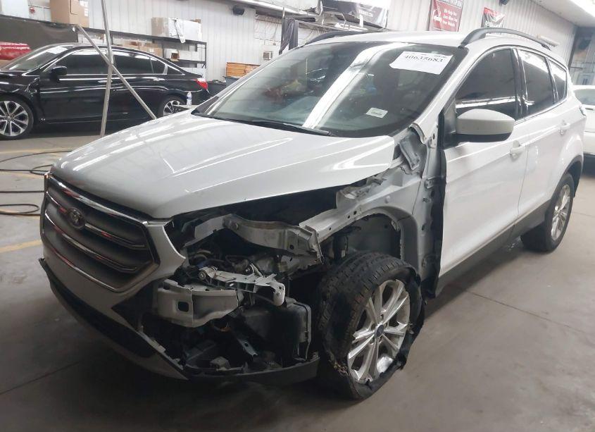 Photo 2 of 2018 Ford Escape SE (VIN 1FMCU0GD7JUD51956)