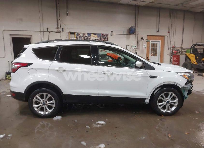 Photo 14 of 2018 Ford Escape SE (VIN 1FMCU0GD7JUD54663)