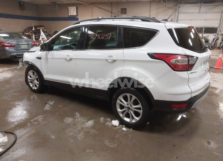 Photo 3 of 2018 Ford Escape SE (VIN 1FMCU0GD7JUD54663)