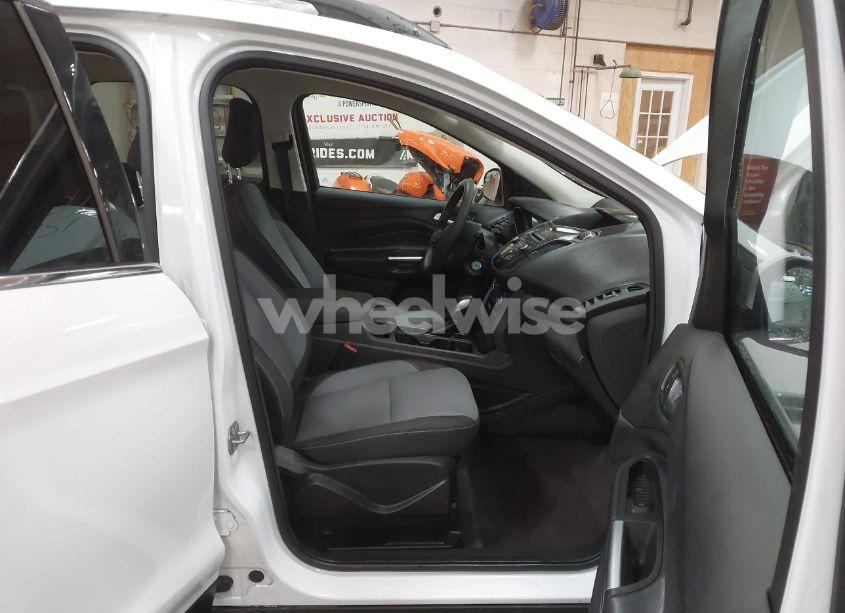 Photo 5 of 2018 Ford Escape SE (VIN 1FMCU0GD7JUD54663)