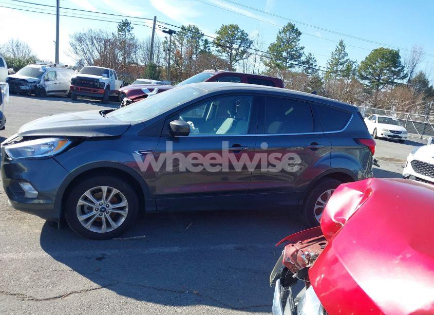 Photo 14 of 2019 Ford Escape SE (VIN 1FMCU0GD7KUA64747)