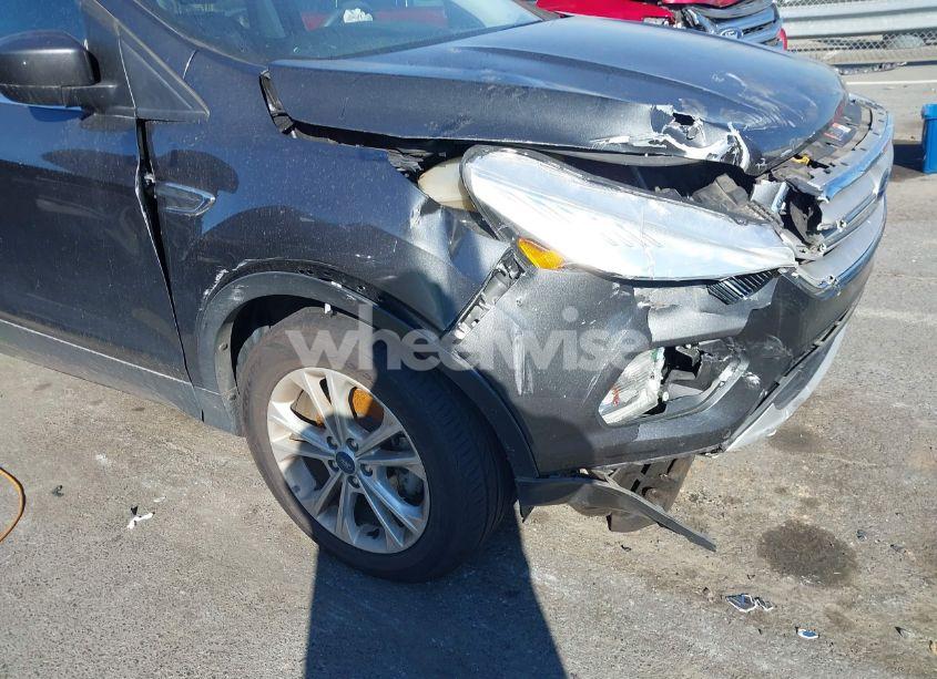 Photo 6 of 2019 Ford Escape SE (VIN 1FMCU0GD7KUA64747)