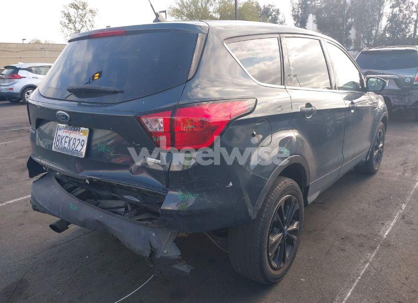 Photo 4 of 2019 Ford Escape SE (VIN 1FMCU0GD7KUB32397)