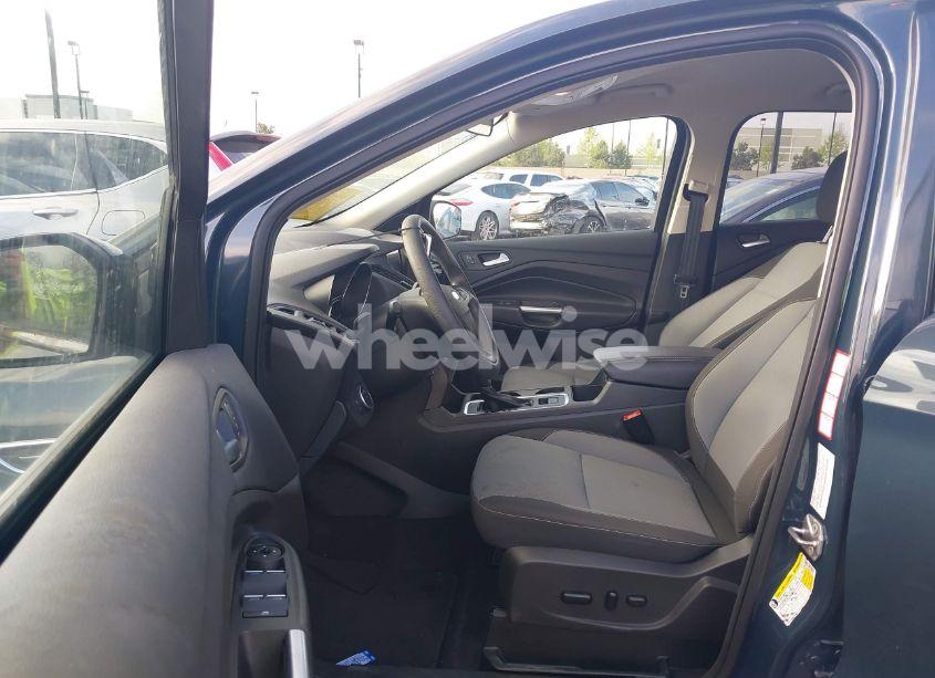 Photo 5 of 2019 Ford Escape SE (VIN 1FMCU0GD7KUB32397)