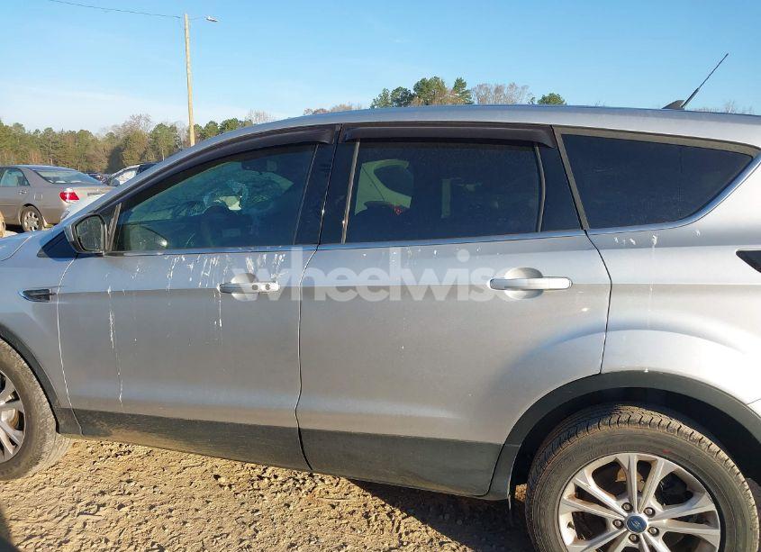 Photo 14 of 2019 Ford Escape SE (VIN 1FMCU0GD7KUB45277)