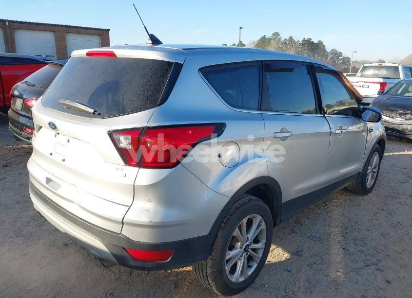 Photo 4 of 2019 Ford Escape SE (VIN 1FMCU0GD7KUB45277)