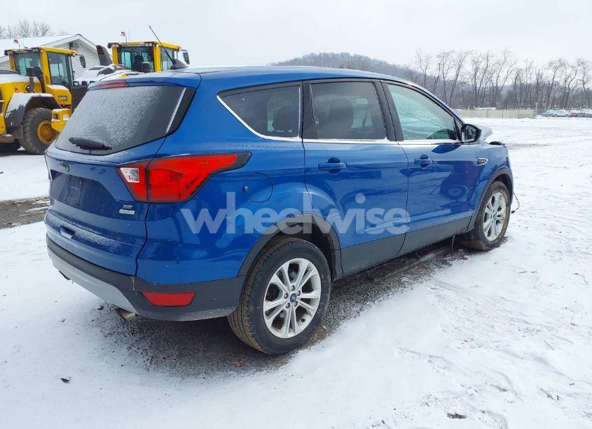 Photo 4 of 2019 Ford Escape SE (VIN 1FMCU0GD7KUB51838)
