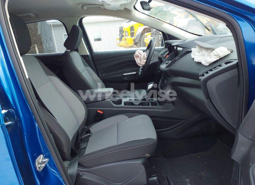 Photo 5 of 2019 Ford Escape SE (VIN 1FMCU0GD7KUB51838)