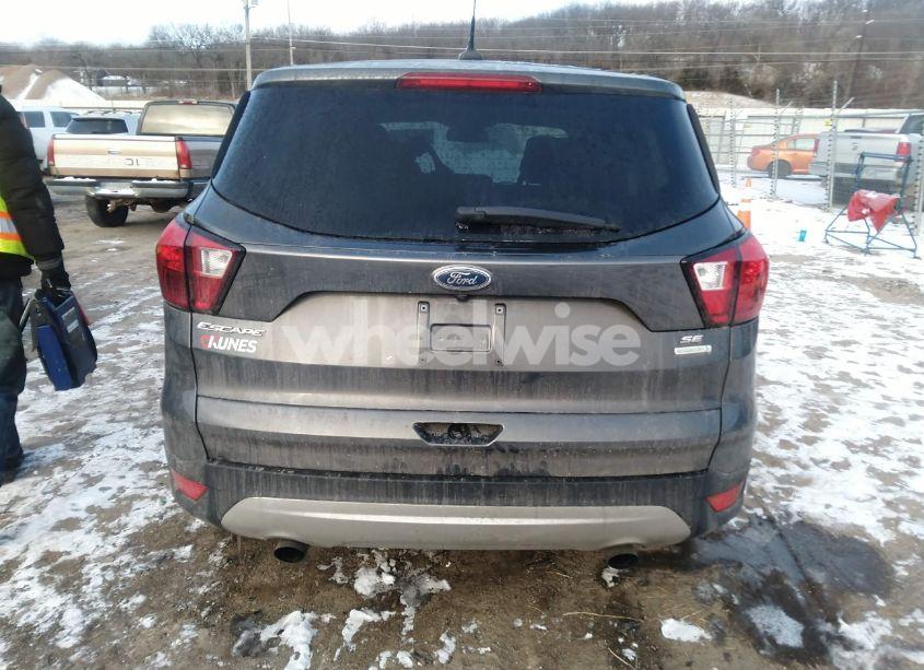 Photo 16 of 2019 Ford Escape SE (VIN 1FMCU0GD7KUC35531)