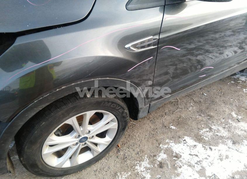 Photo 20 of 2019 Ford Escape SE (VIN 1FMCU0GD7KUC35531)