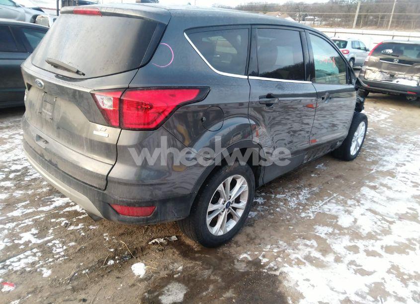 Photo 4 of 2019 Ford Escape SE (VIN 1FMCU0GD7KUC35531)