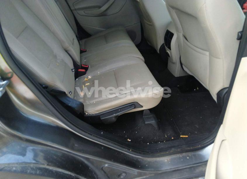 Photo 8 of 2019 Ford Escape SE (VIN 1FMCU0GD7KUC35531)