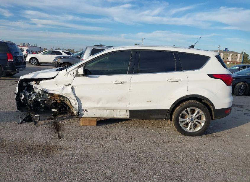 Photo 14 of 2019 Ford Escape SE (VIN 1FMCU0GD7KUC36971)