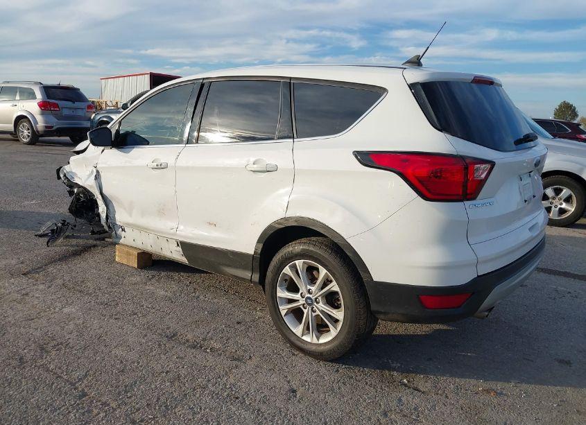 Photo 3 of 2019 Ford Escape SE (VIN 1FMCU0GD7KUC36971)