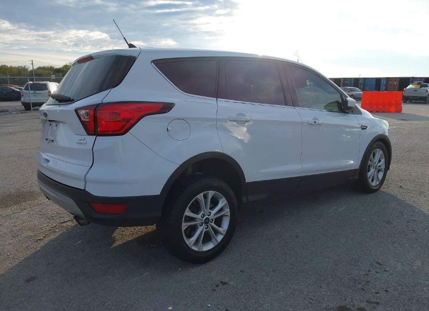 Photo 4 of 2019 Ford Escape SE (VIN 1FMCU0GD7KUC36971)