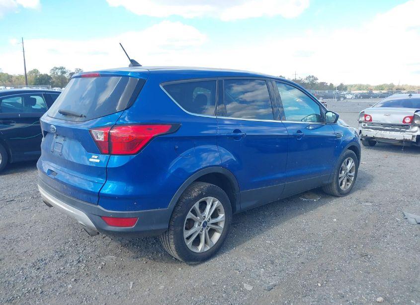 Photo 4 of 2019 Ford Escape SE (VIN 1FMCU0GD7KUC37019)