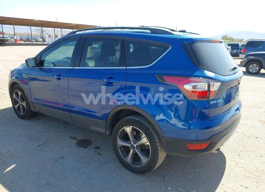 Photo 3 of 2017 Ford Escape SE (VIN 1FMCU0GD8HUA15128)