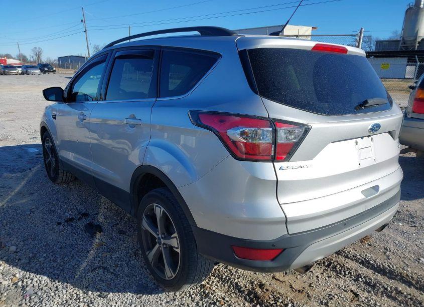 Photo 3 of 2017 Ford Escape SE (VIN 1FMCU0GD8HUA18613)