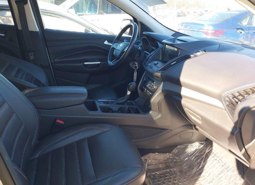 Photo 5 of 2017 Ford Escape SE (VIN 1FMCU0GD8HUA18613)