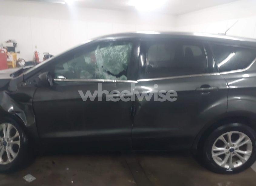 Photo 15 of 2017 Ford Escape SE (VIN 1FMCU0GD8HUA40689)