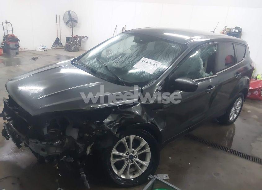 Photo 2 of 2017 Ford Escape SE (VIN 1FMCU0GD8HUA40689)