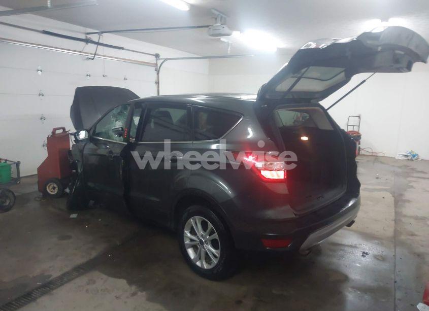 Photo 3 of 2017 Ford Escape SE (VIN 1FMCU0GD8HUA40689)