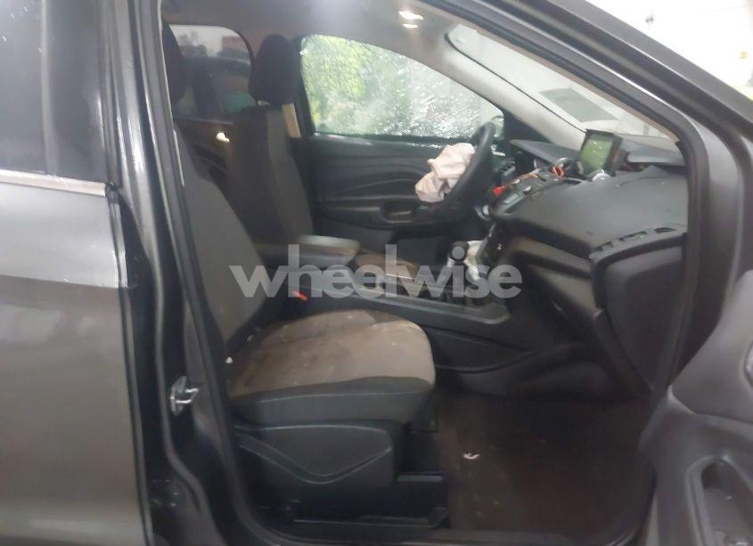 Photo 5 of 2017 Ford Escape SE (VIN 1FMCU0GD8HUA40689)