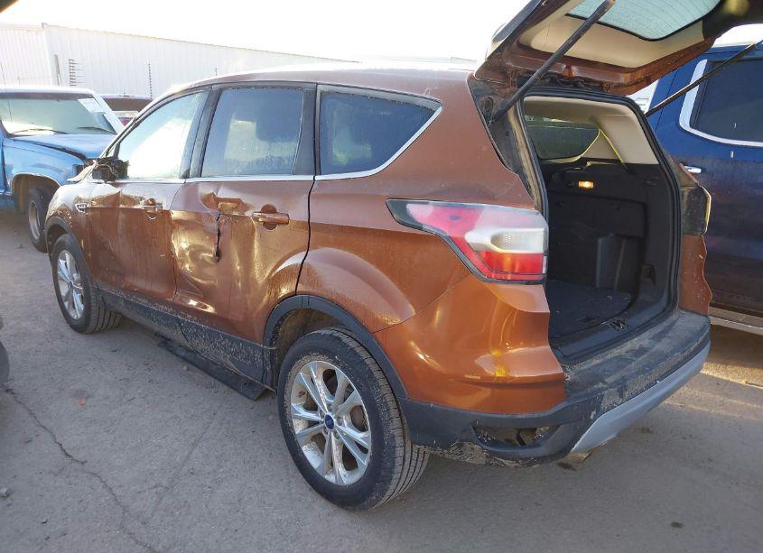 Photo 3 of 2017 Ford Escape SE (VIN 1FMCU0GD8HUA53832)