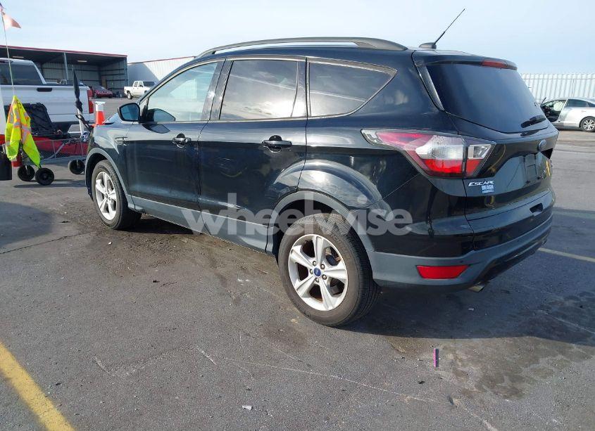 Photo 3 of 2017 Ford Escape SE (VIN 1FMCU0GD8HUA57458)