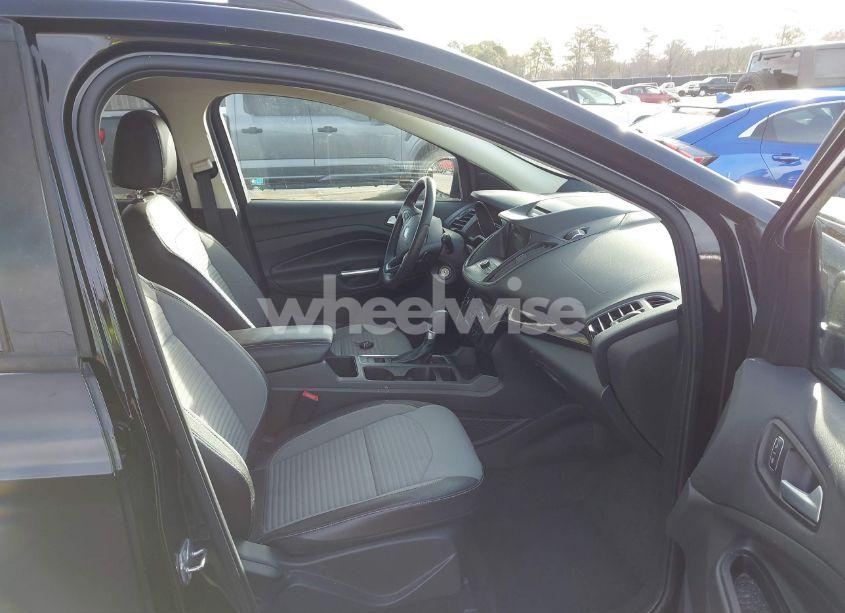 Photo 5 of 2017 Ford Escape SE (VIN 1FMCU0GD8HUA57458)