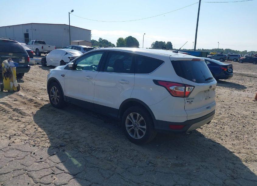 Photo 3 of 2017 Ford Escape SE (VIN 1FMCU0GD8HUA62594)