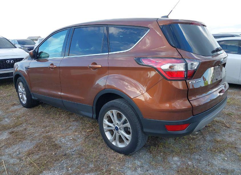 Photo 3 of 2017 Ford Escape SE (VIN 1FMCU0GD8HUB19733)