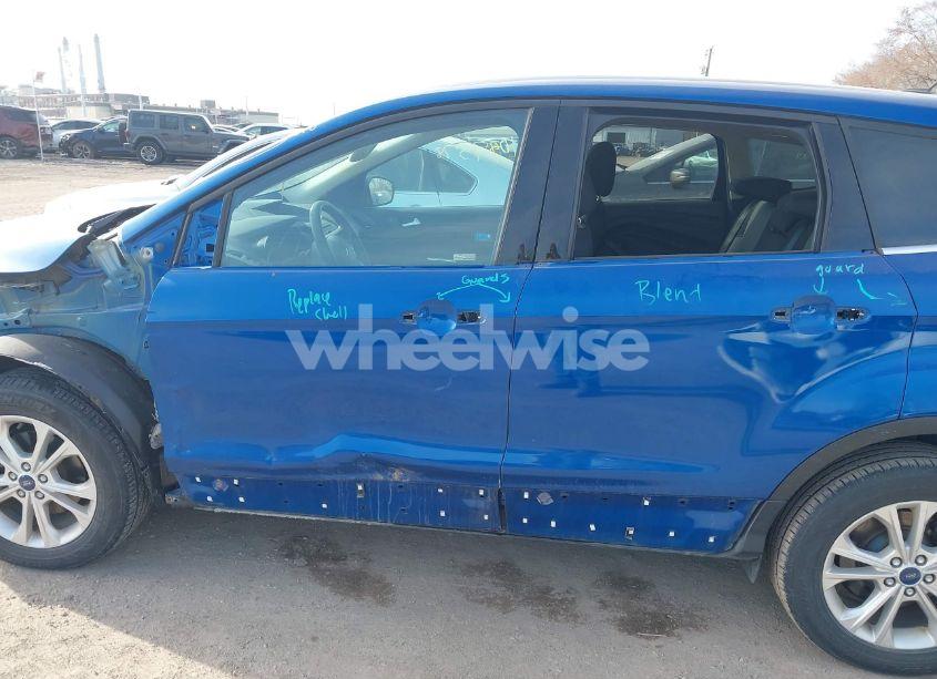 Photo 15 of 2017 Ford Escape SE (VIN 1FMCU0GD8HUB51081)