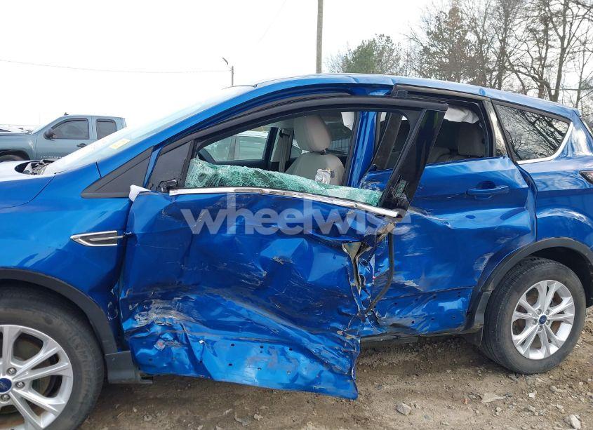 Photo 18 of 2017 Ford Escape SE (VIN 1FMCU0GD8HUB64784)